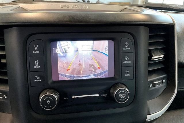 2020 RAM 1500 Big Horn Crew Cab 4x4 5'7" Box