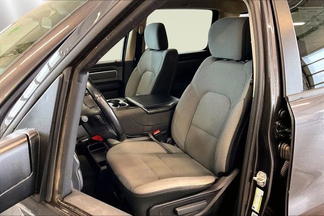 2020 RAM 1500 Big Horn Crew Cab 4x4 5'7" Box