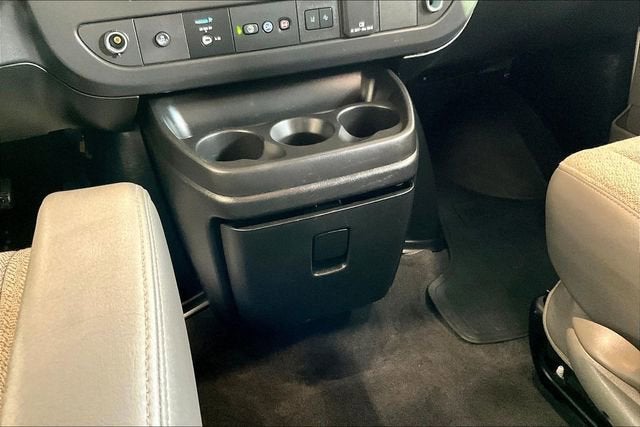 2025 Chevrolet Express Passenger 1LT