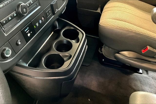 2025 Chevrolet Express Passenger 1LT