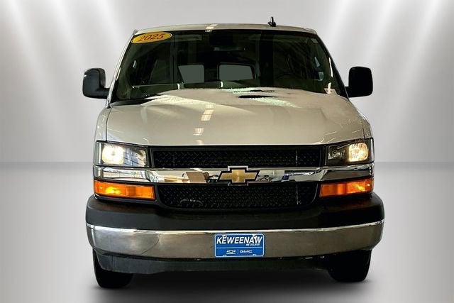 2025 Chevrolet Express Passenger 1LT