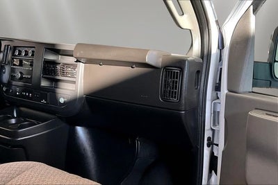 2025 Chevrolet Express Passenger 1LT