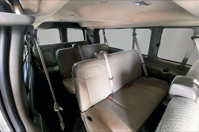 2025 Chevrolet Express Passenger 1LT