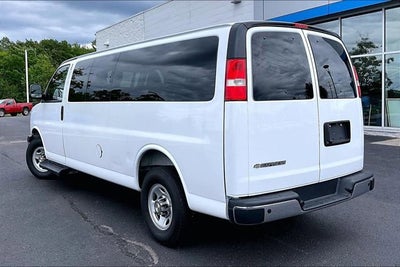 2025 Chevrolet Express Passenger 1LT