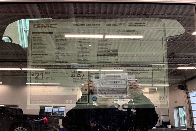 2026 GMC Acadia Elevation