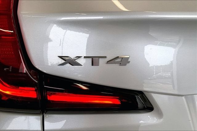 2022 Cadillac XT4 AWD Luxury